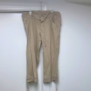 Derek Hart brand XL linen cotton capris with ties in cream color, like new